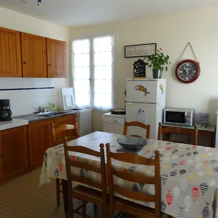 Helios, Maison Charentaise 300 M Plage בית נופש La Cotinière