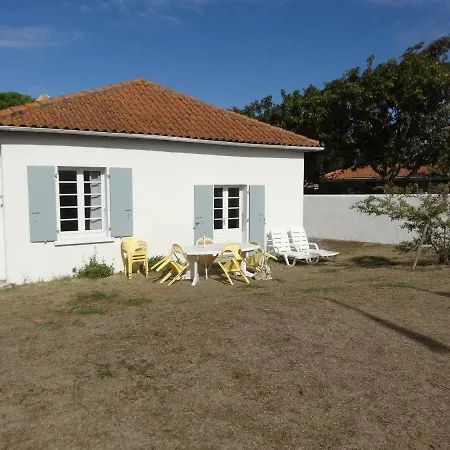 Helios, Maison Charentaise 300 M Plage La Cotinière